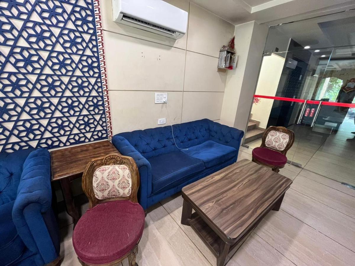 Hotel Sahibs Royal Ville - 500M From Taj Mahal Agra  Exterior photo