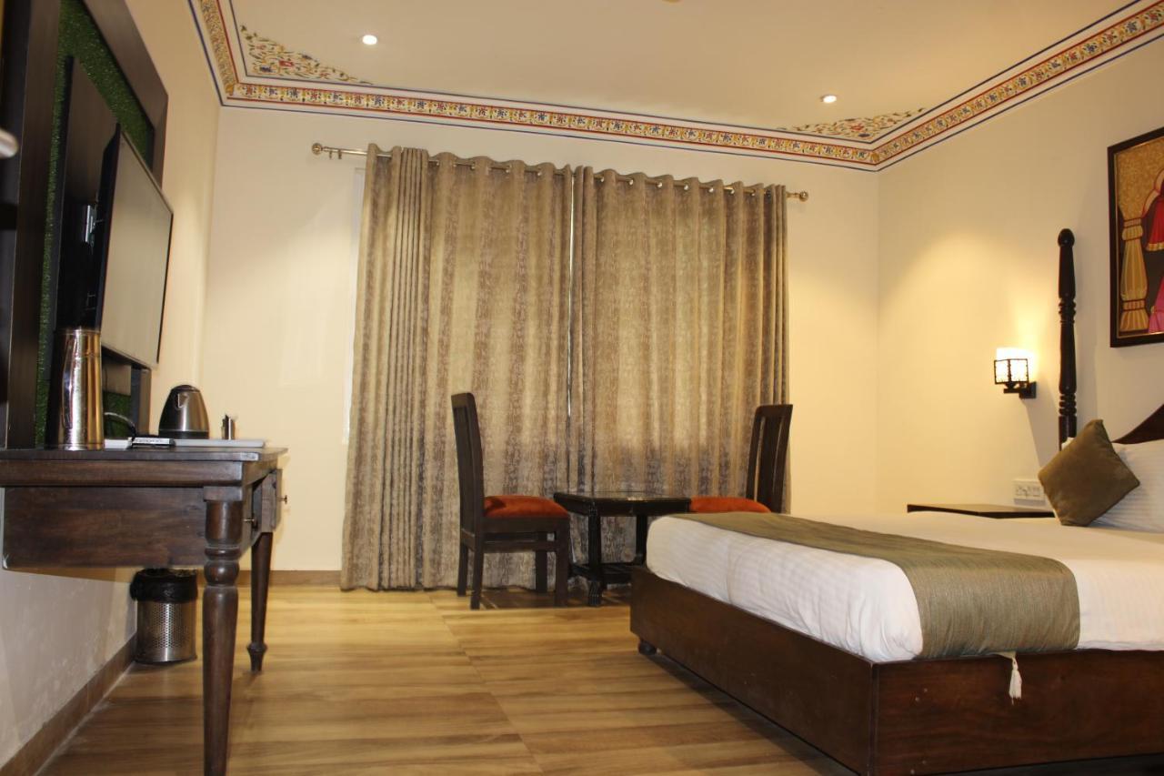 Hotel Sahibs Royal Ville - 500M From Taj Mahal Agra  Exterior photo