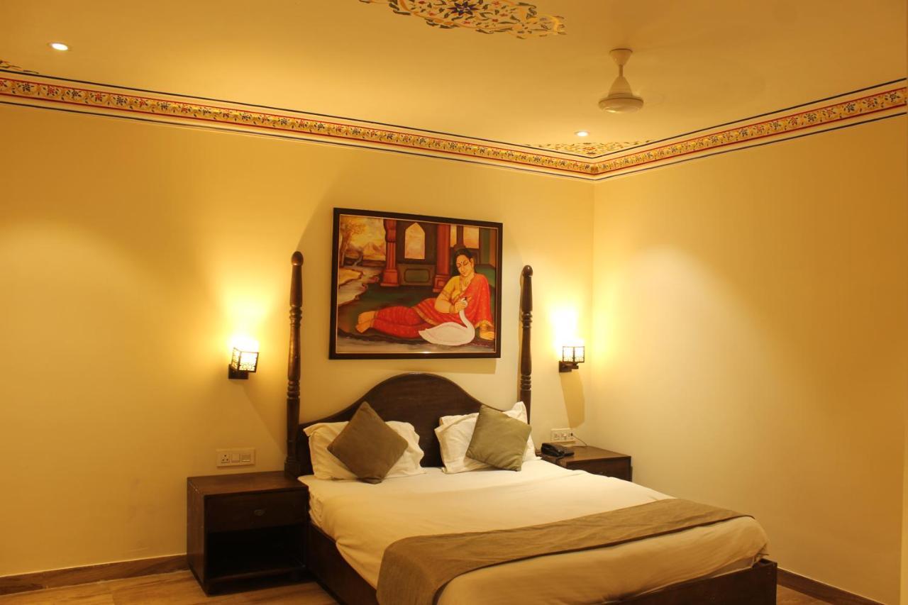 Hotel Sahibs Royal Ville - 500M From Taj Mahal Agra  Exterior photo