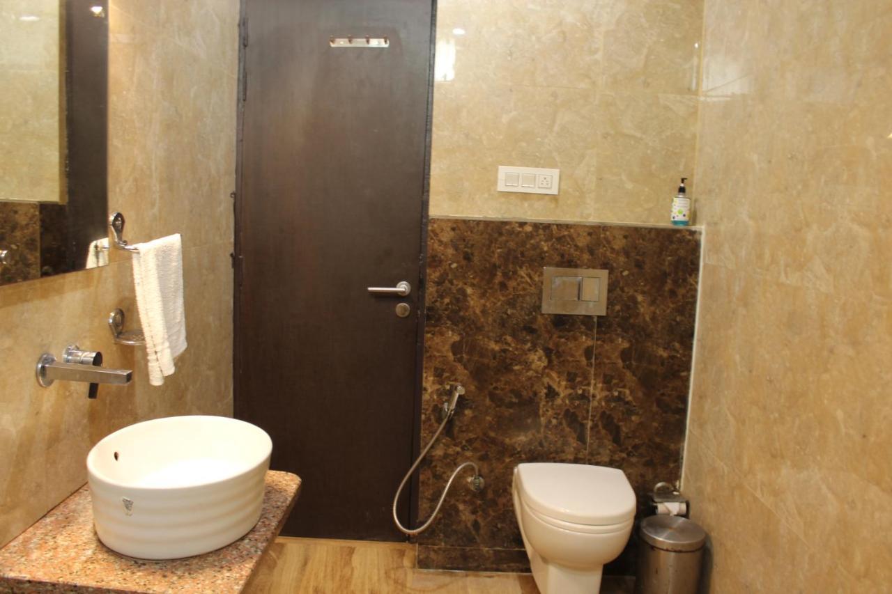 Hotel Sahibs Royal Ville - 500M From Taj Mahal Agra  Exterior photo