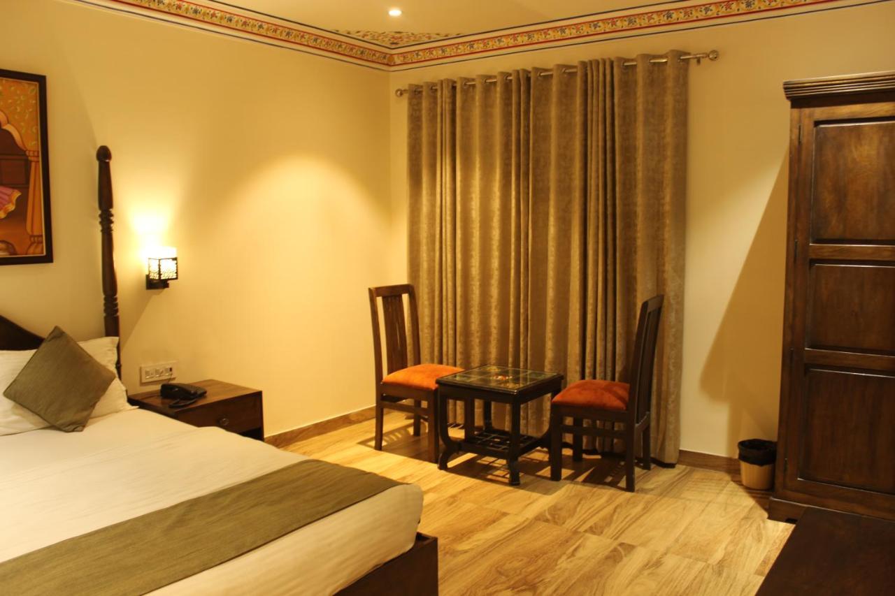 Hotel Sahibs Royal Ville - 500M From Taj Mahal Agra  Exterior photo